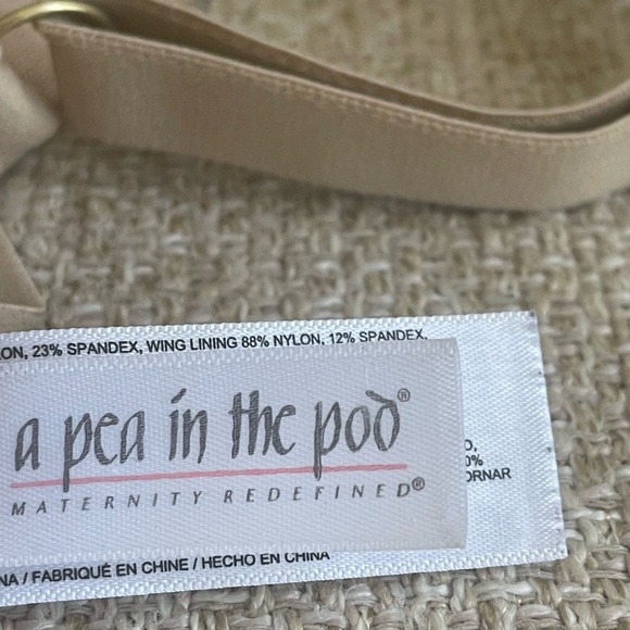 A Pea in the Pod Nursing Bra 36 DD - Picture 3 of 3